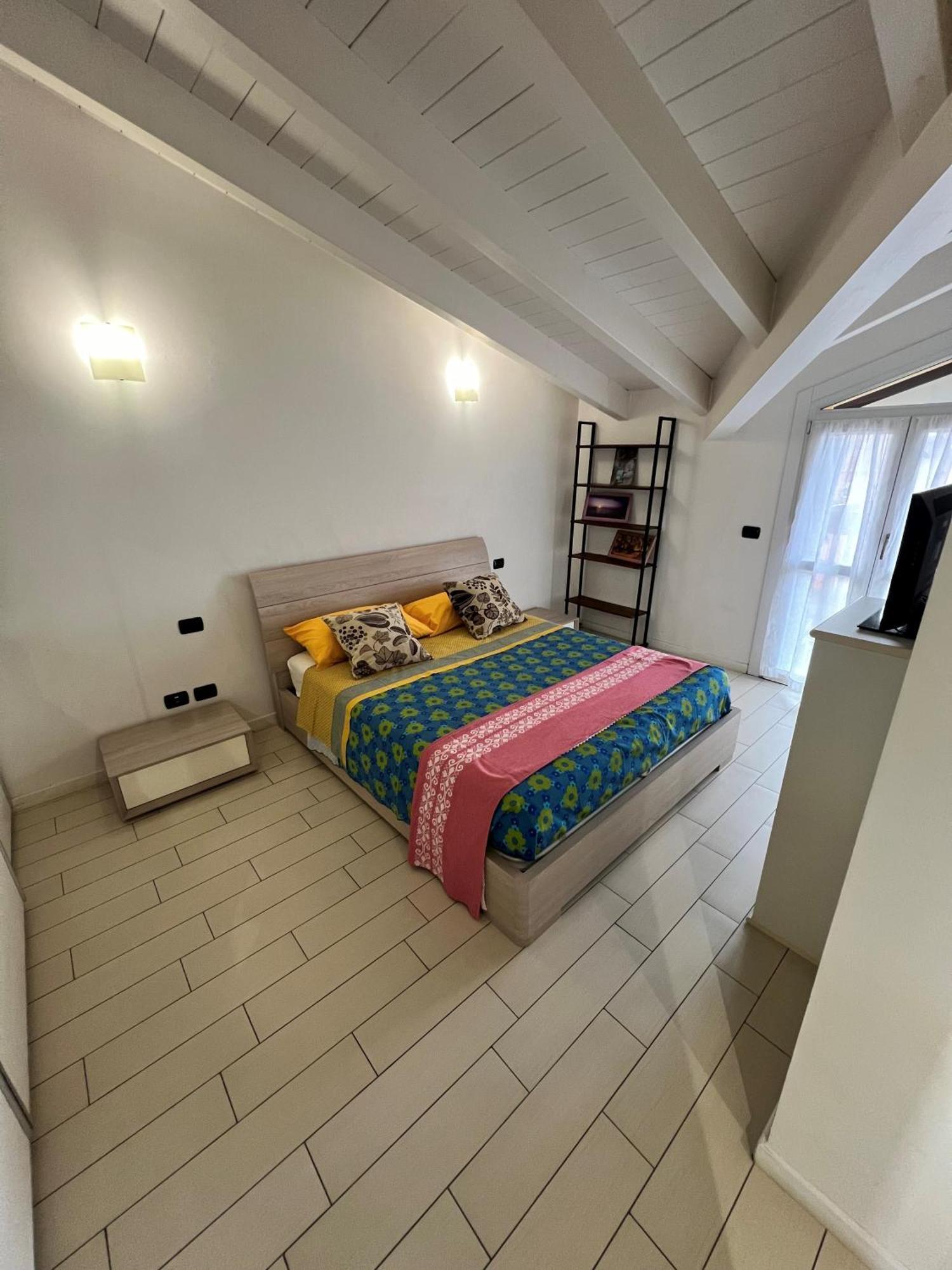 Mansarda Polpetta Apartment คอร์ซิโก ภายนอก รูปภาพ